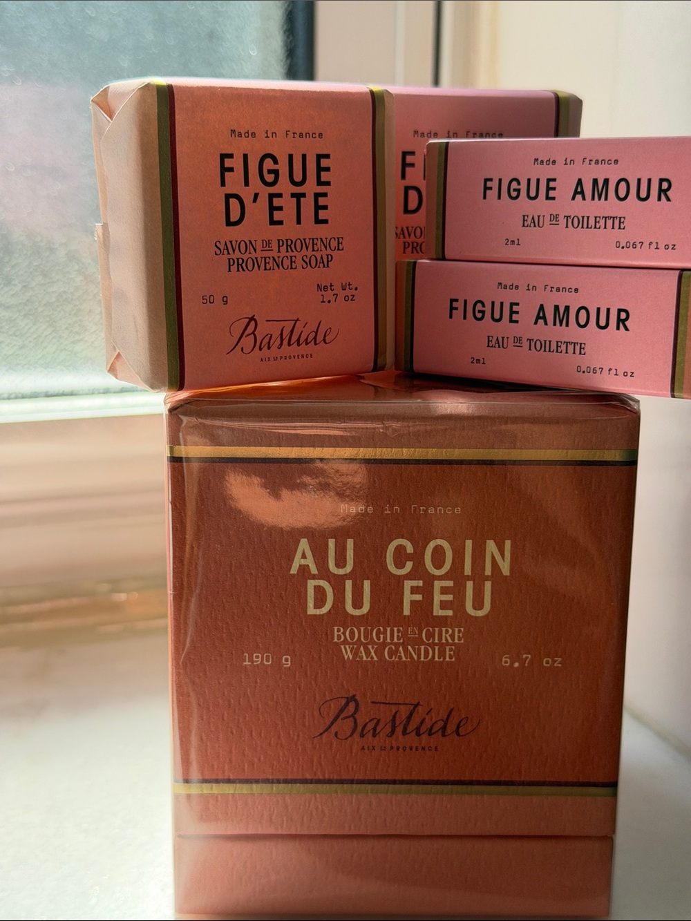 Au Coin Du Feu Scented Candle & Figue D'Eté Soap - Pink